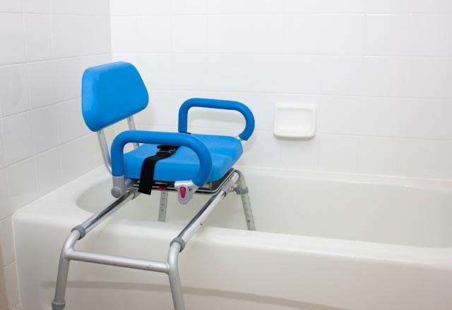 SANSUBA® Siège de transfert coulissant et pivotant pour le bain et la  douche - Alter Eco Santé